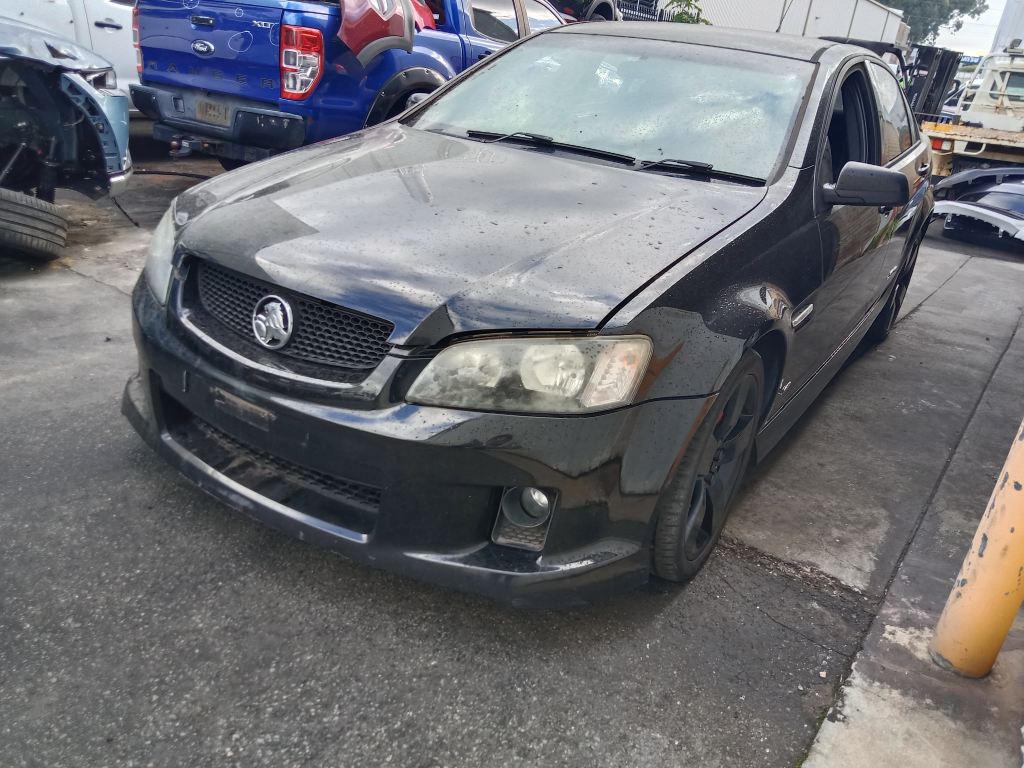 P5591 - Holden Commodore 2008 Black Wrecking