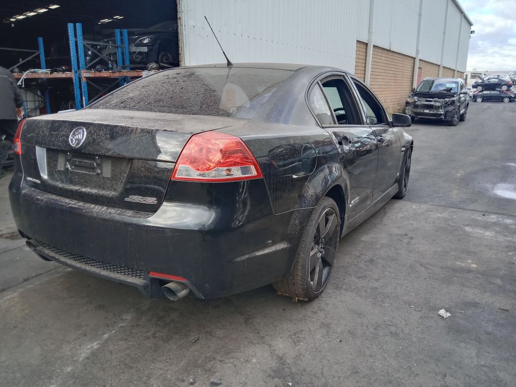 P5591 - Holden Commodore 2008 Black Wrecking - Image 14