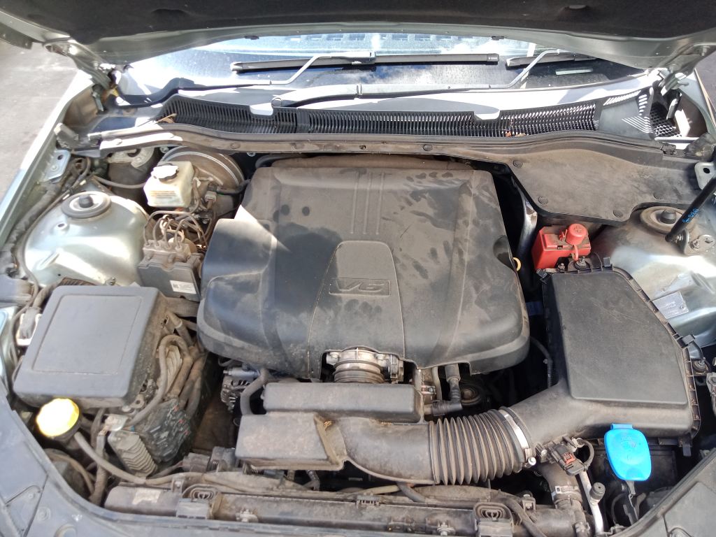 P5600 - Holden Commodore evoke 2014 Green Wrecking - Image 2