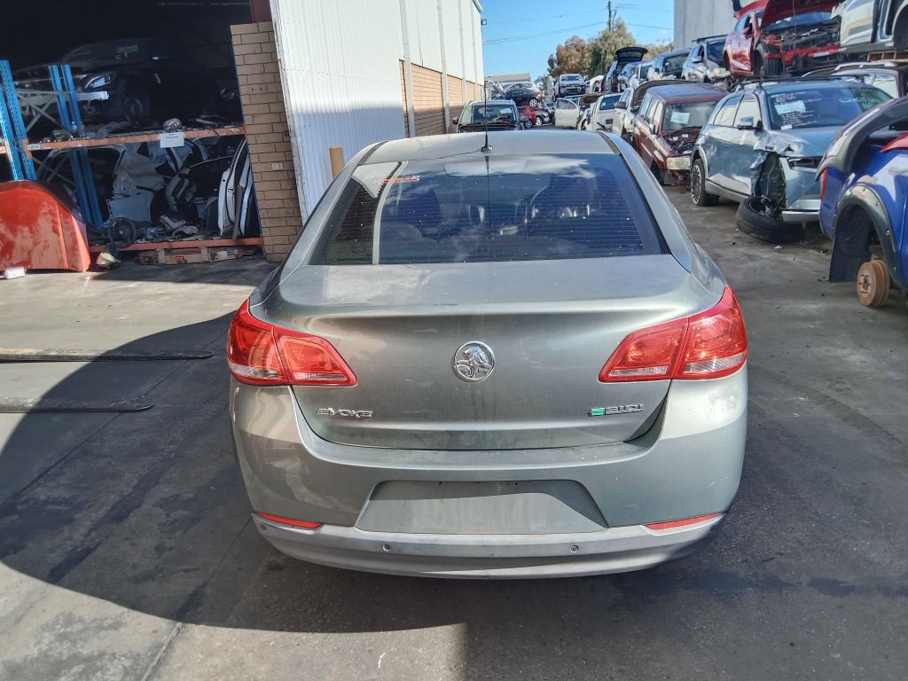 P5600 - Holden Commodore evoke 2014 Green Wrecking - Image 13