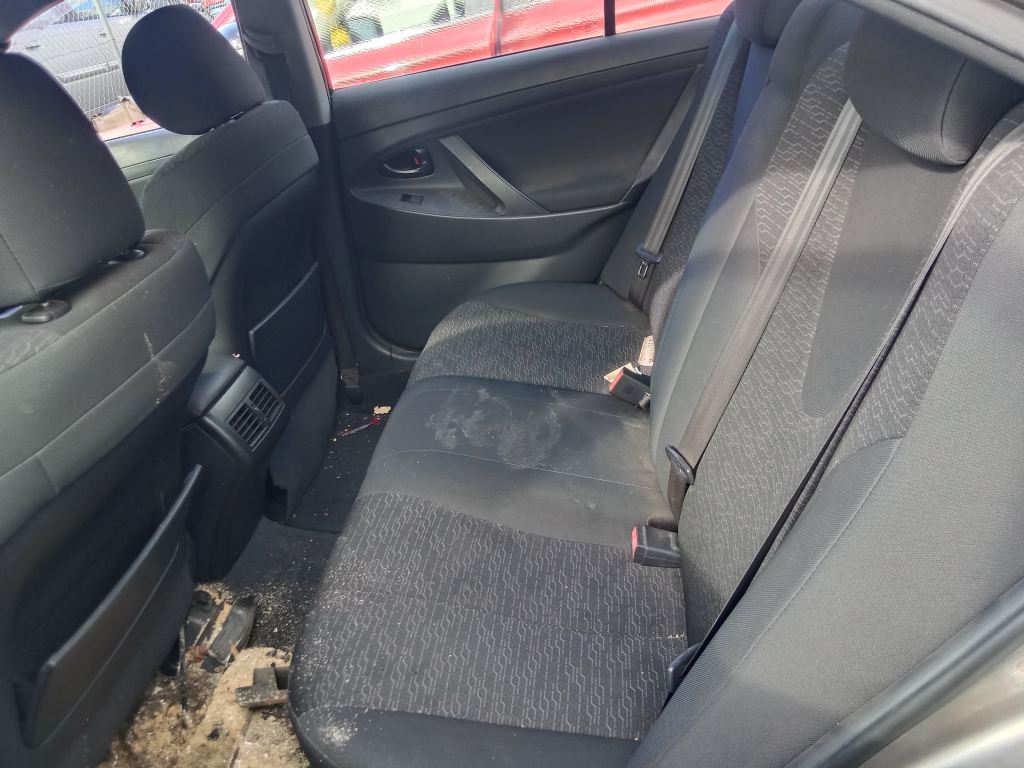 P5610 - Toyota Camry 2009 Grey Wrecking - Image 5