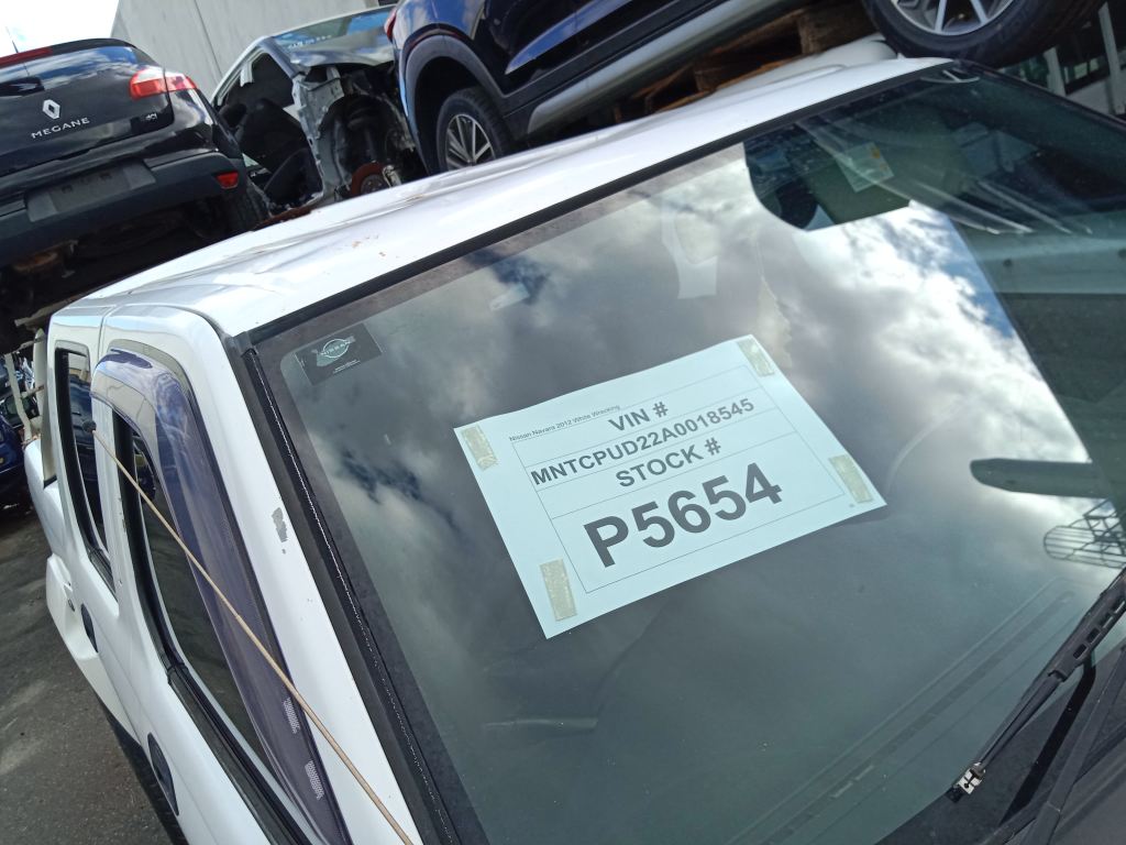 P5654 - Nissan Navara 2012 White Wrecking - Image 2