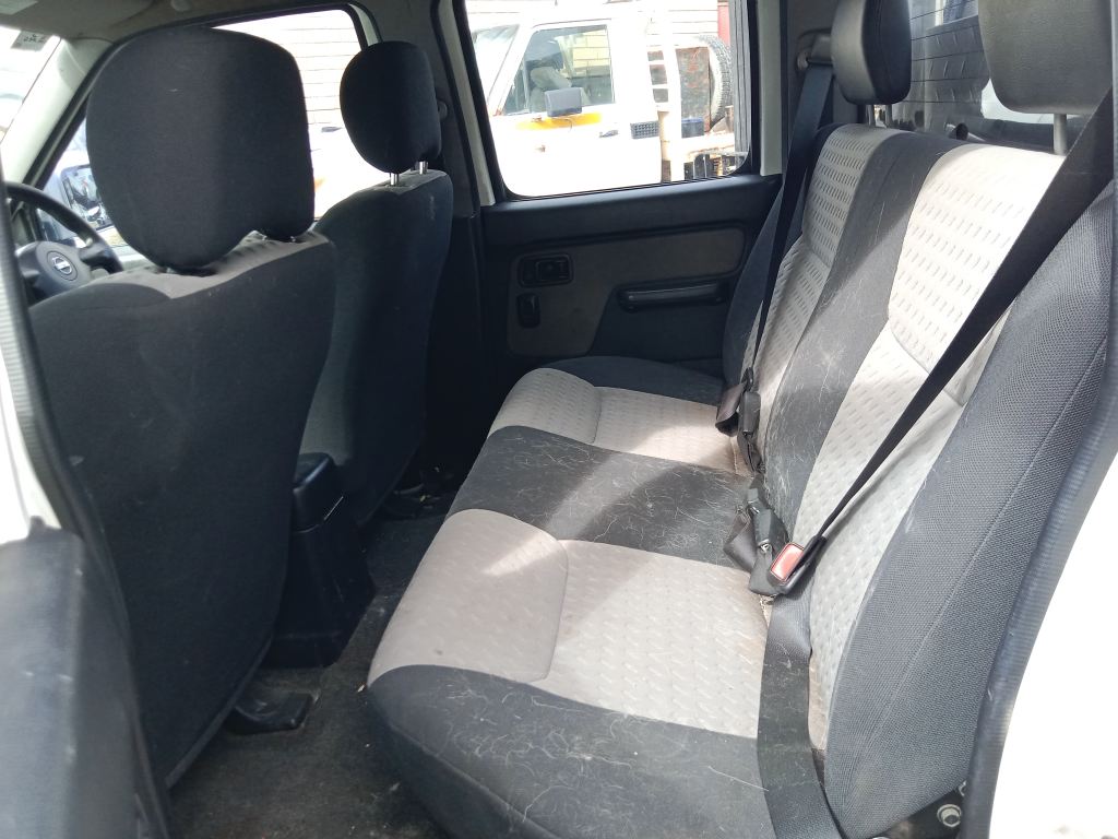 P5654 - Nissan Navara 2012 White Wrecking - Image 8