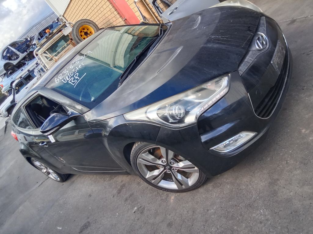 P5655 - Hyundai Veloster 2012 Black Wrecking
