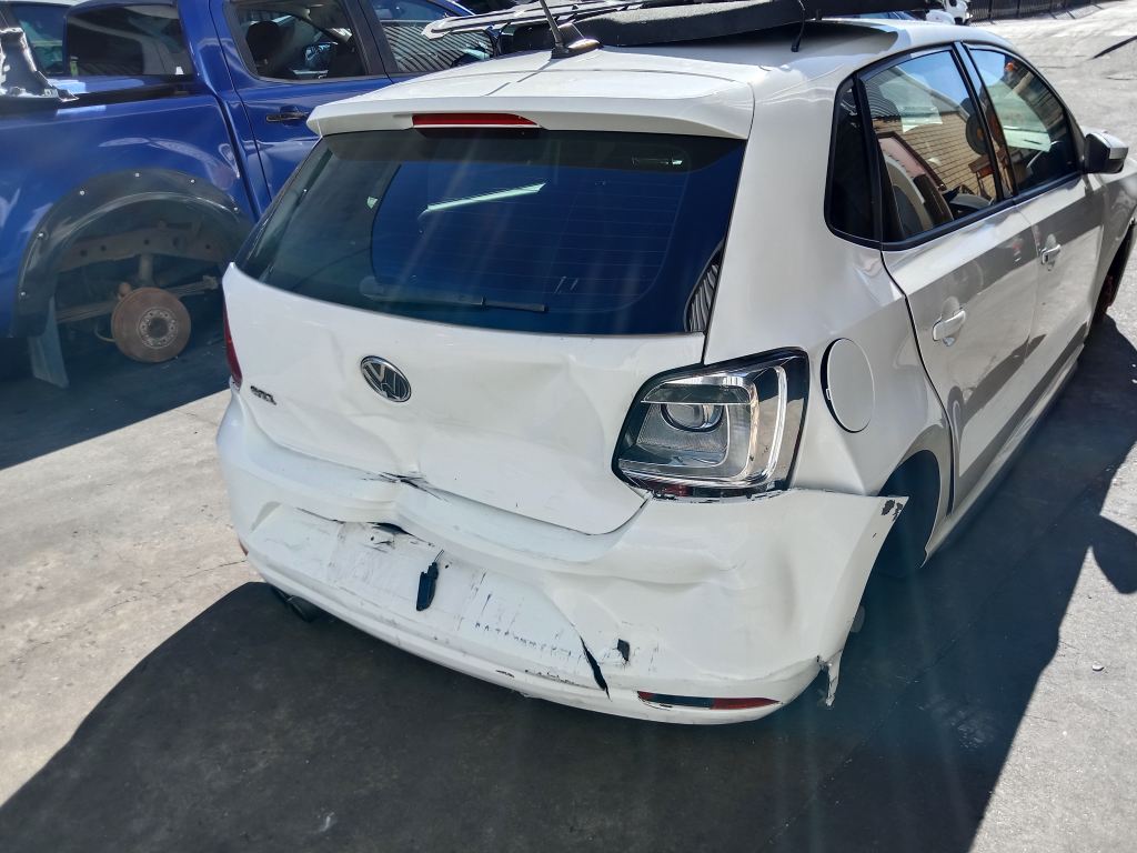 P5659 - Volkswagen polo GTI 2013 White Wrecking - Image 11