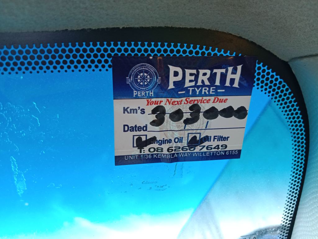 P5665 - Toyota Yaris 2009 Blue Wrecking - Image 5