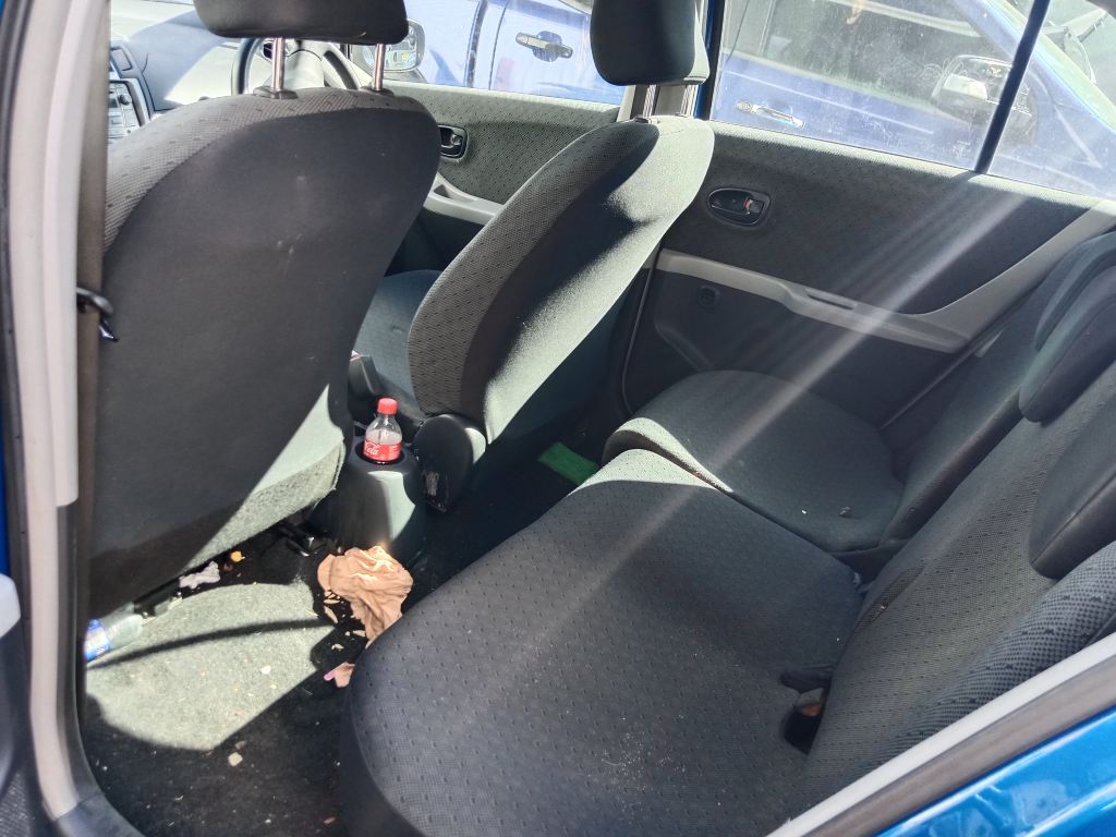 P5665 - Toyota Yaris 2009 Blue Wrecking - Image 6