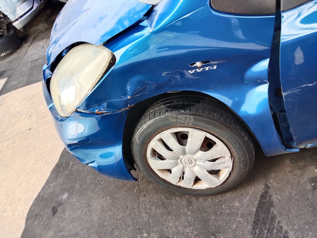 P5665 - Toyota Yaris 2009 Blue Wrecking - Image 9