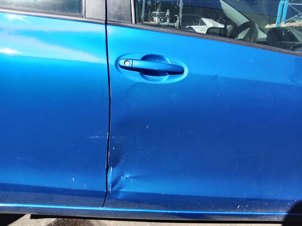 P5665 - Toyota Yaris 2009 Blue Wrecking - Image 11