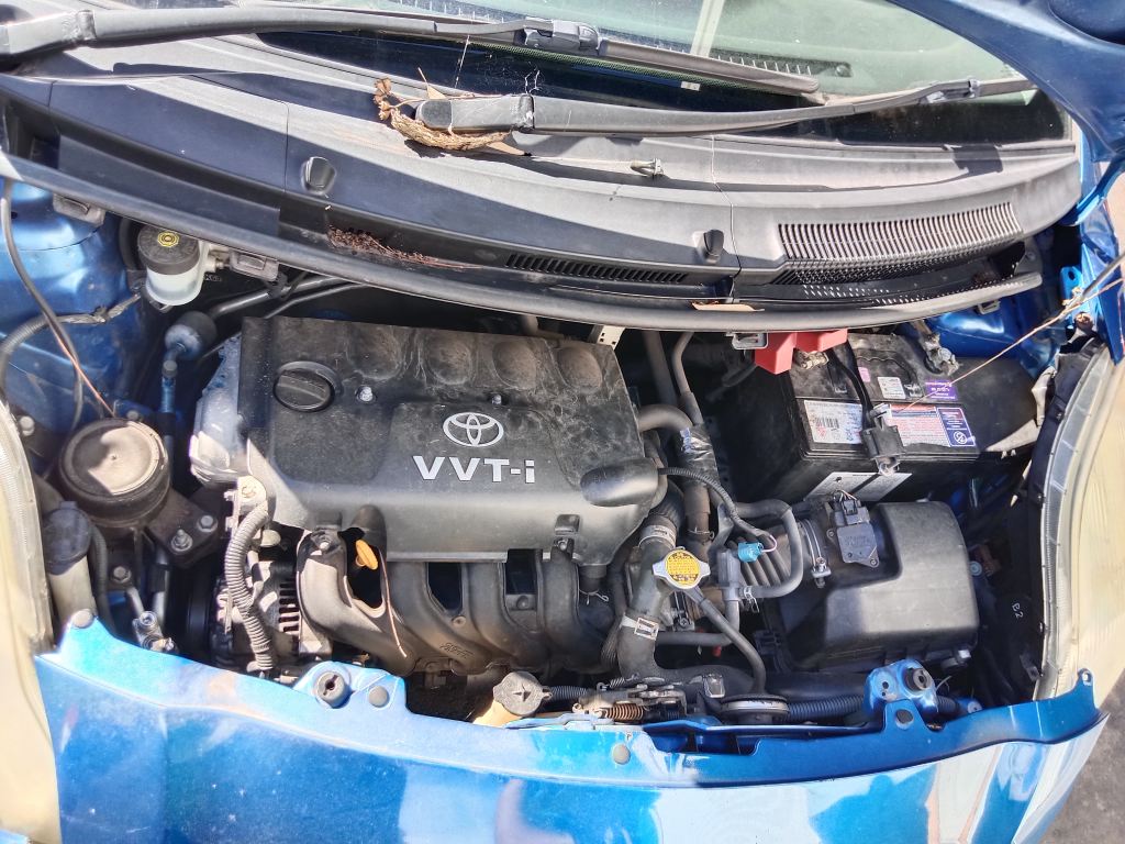 P5665 - Toyota Yaris 2009 Blue Wrecking - Image 16