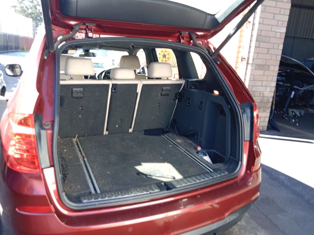 P5674 - BMW X3 F25 2012 Red Wrecking - Image 8