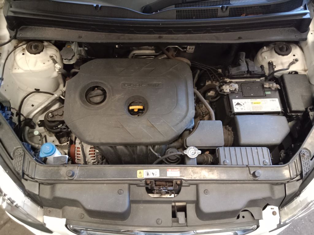 P5678 - Kia Soul 2011 White Wrecking - Image 3