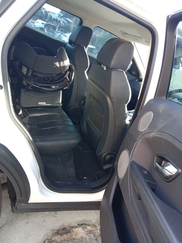P5688 - Range Rover Evoque 2014 White Wrecking - Image 8