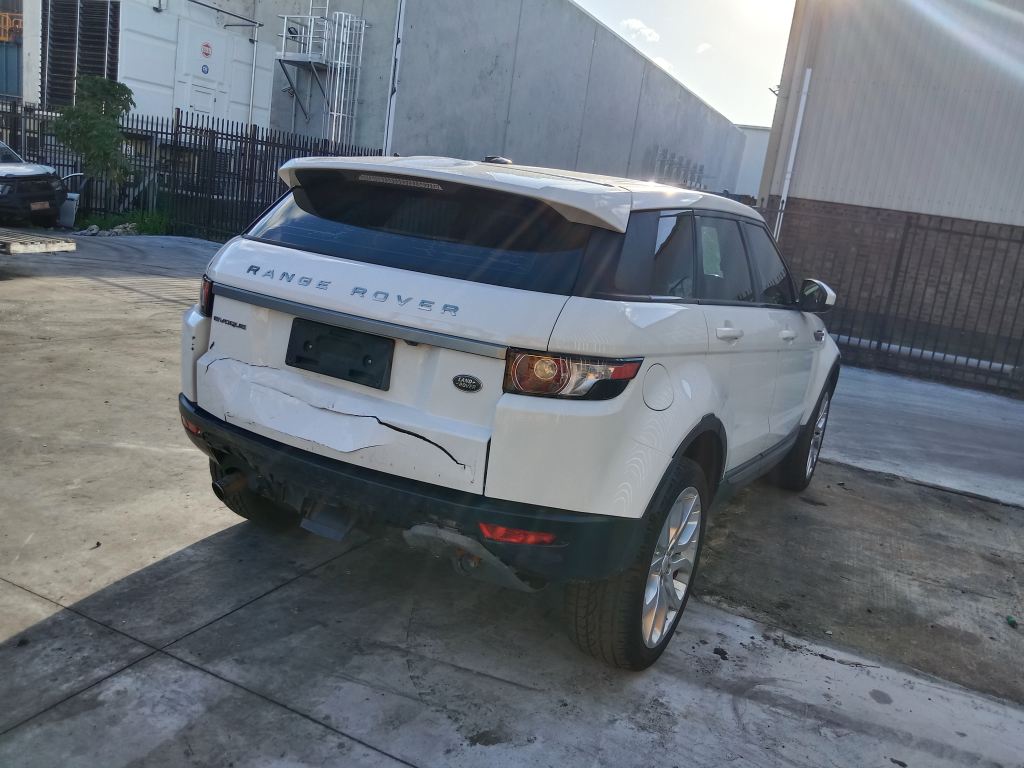 P5688 - Range Rover Evoque 2014 White Wrecking - Image 14