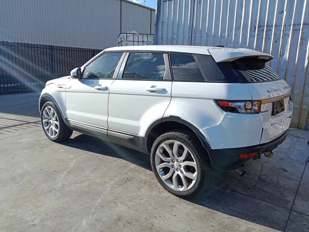 P5688 - Range Rover Evoque 2014 White Wrecking - Image 15