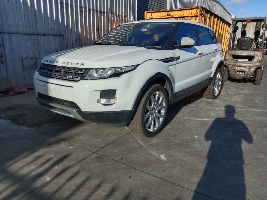 P5688 - Range Rover Evoque 2014 White Wrecking - Image 16