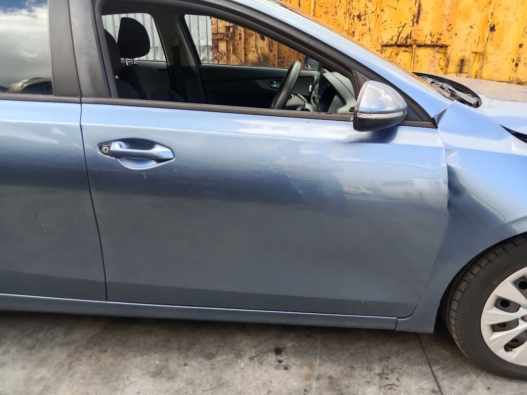 P5690 - Kia Cerato 2020 Blue Wrecking - Image 4