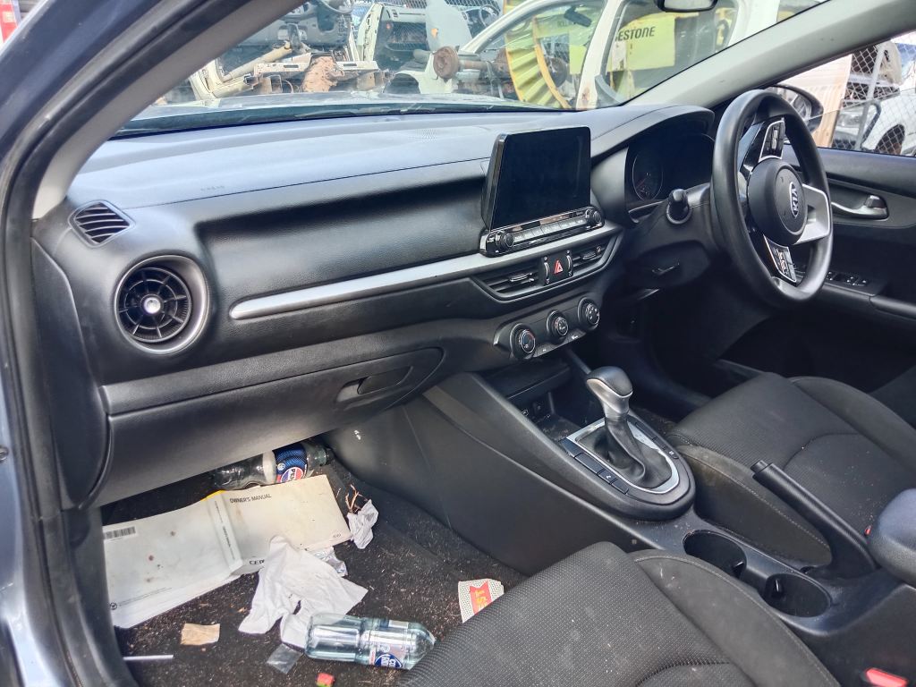 P5690 - Kia Cerato 2020 Blue Wrecking - Image 7