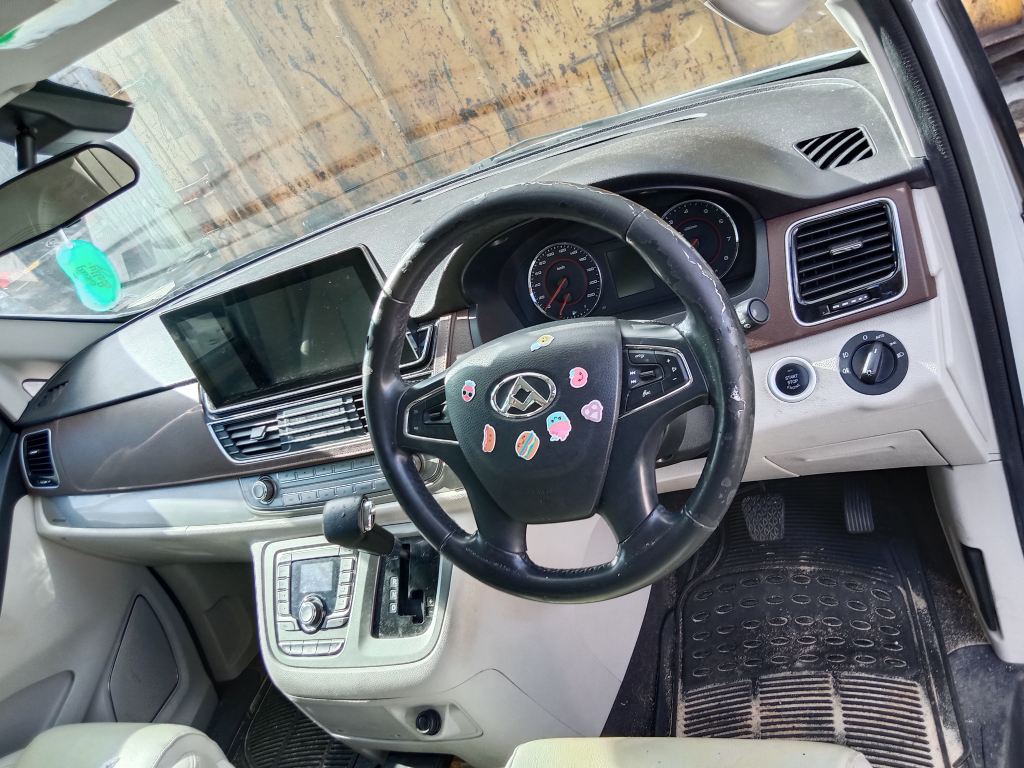 P5693 - LDV G10 VAN 2018 White Wrecking - Image 12