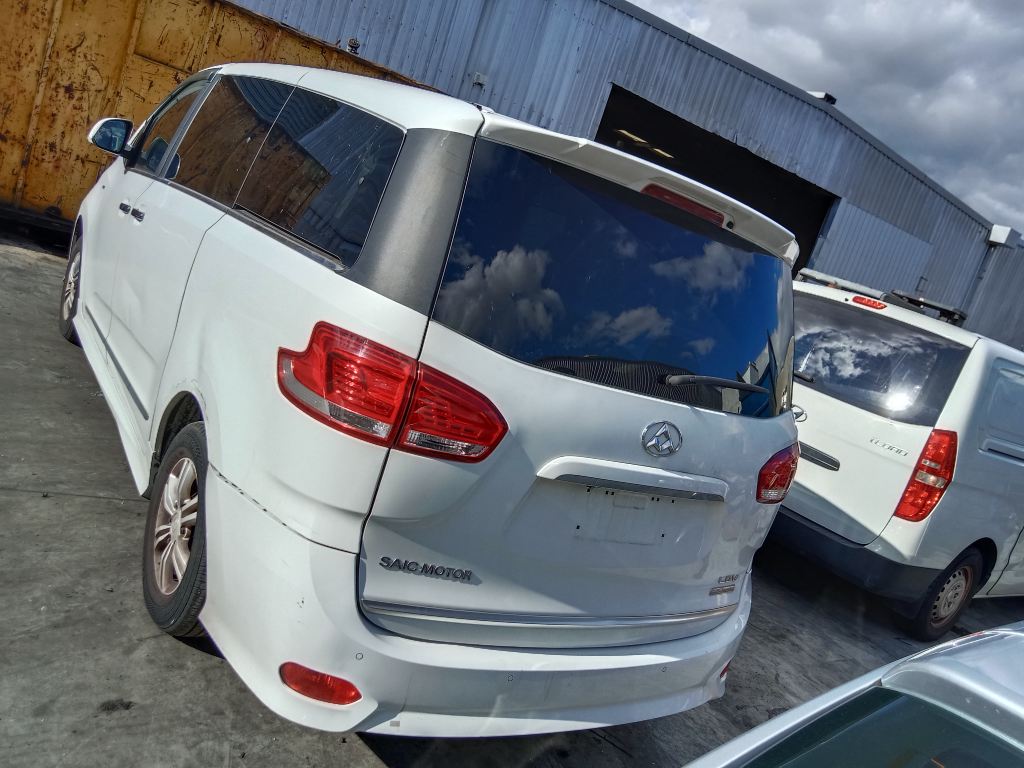 P5693 - LDV G10 VAN 2018 White Wrecking - Image 16