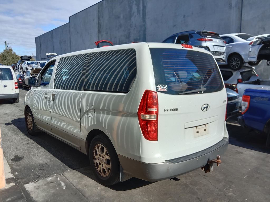 P5694 - Hyundai iload/IMAX 2011 White Wrecking - Image 13