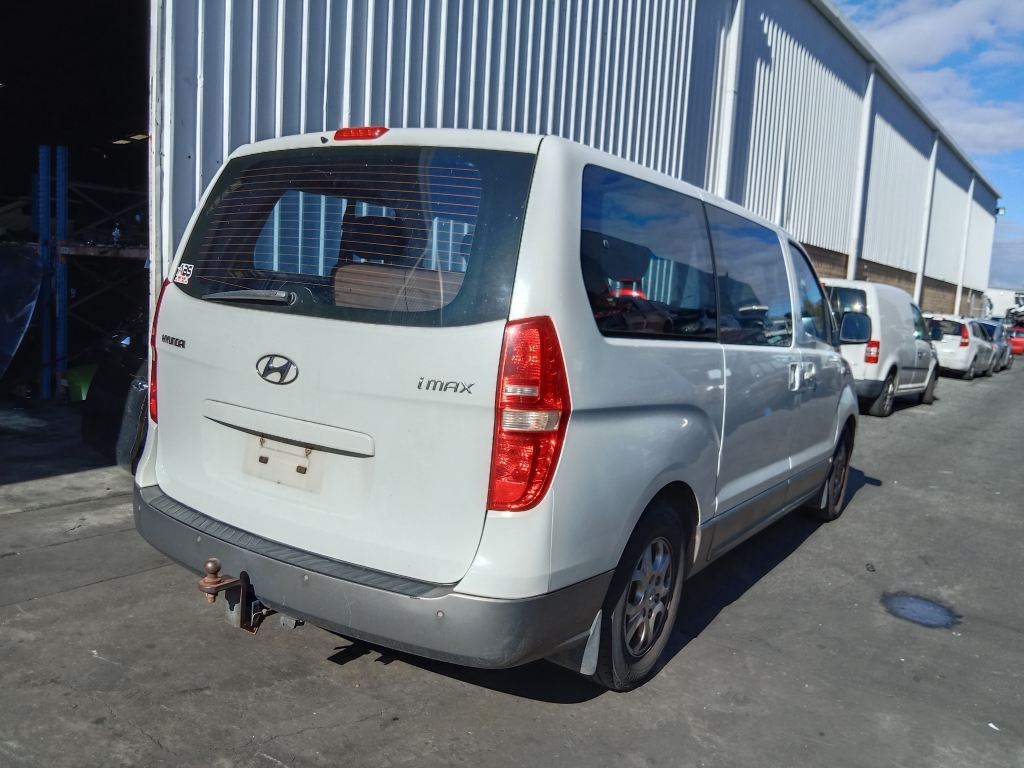 P5694 - Hyundai iload/IMAX 2011 White Wrecking - Image 14