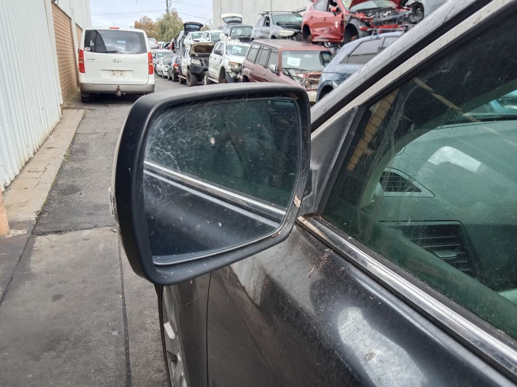 P5696 - Subaru outback 2010 Grey Wrecking - Image 8
