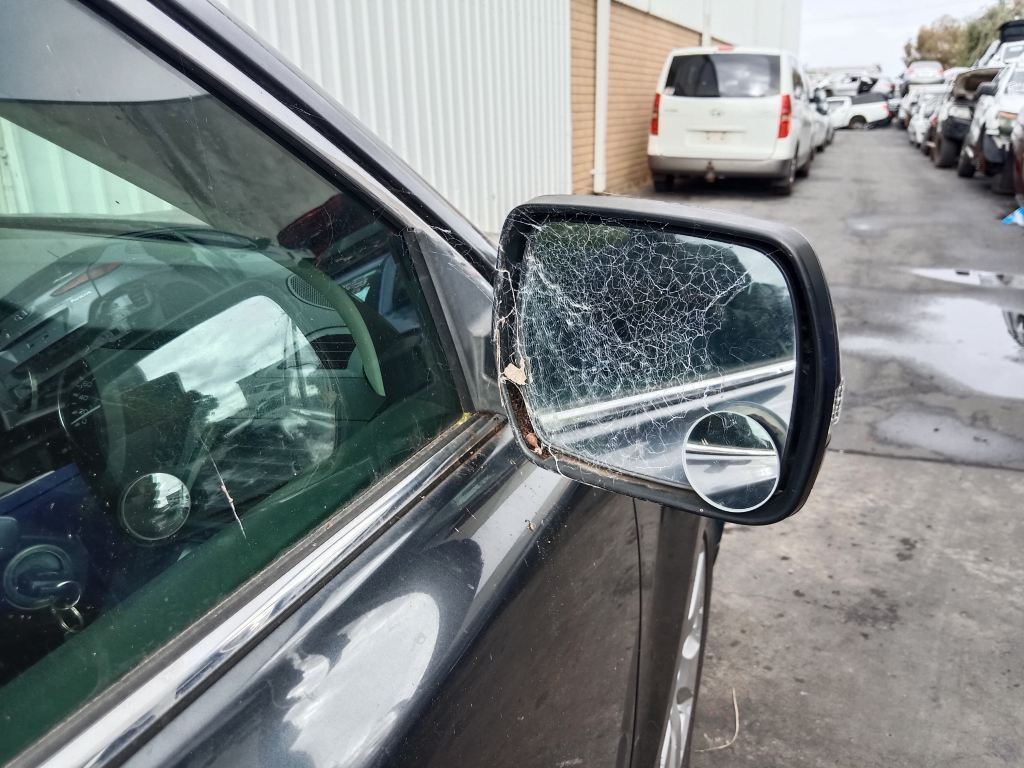 P5696 - Subaru outback 2010 Grey Wrecking - Image 10