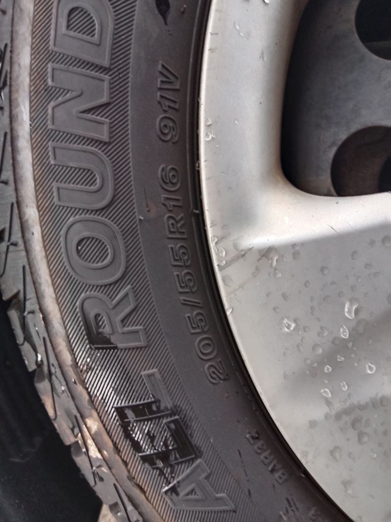 P5698 - Kia Cerato 2014 hatchback White Wrecking - Image 10