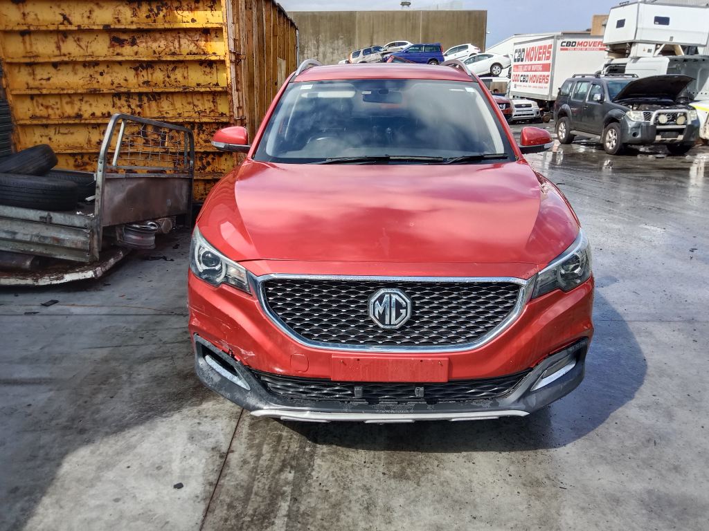 P5703 – MG ZS 2021 Red Wrecking