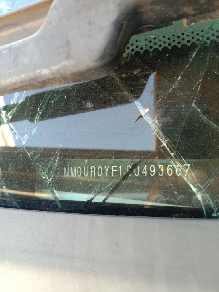 P5711 - Mazda BT-50 2015 White Wrecking - Image 3