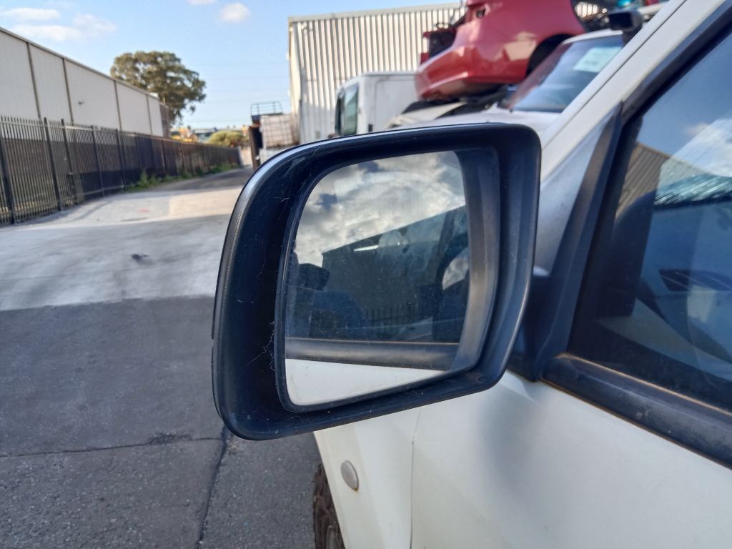 P5711 - Mazda BT-50 2015 White Wrecking - Image 15