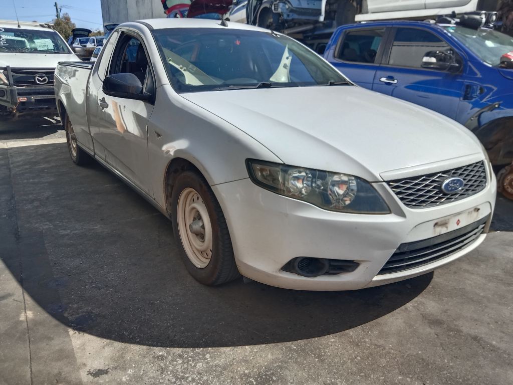 P5712 - Ford Falcon Ute 2008 White Wrecking