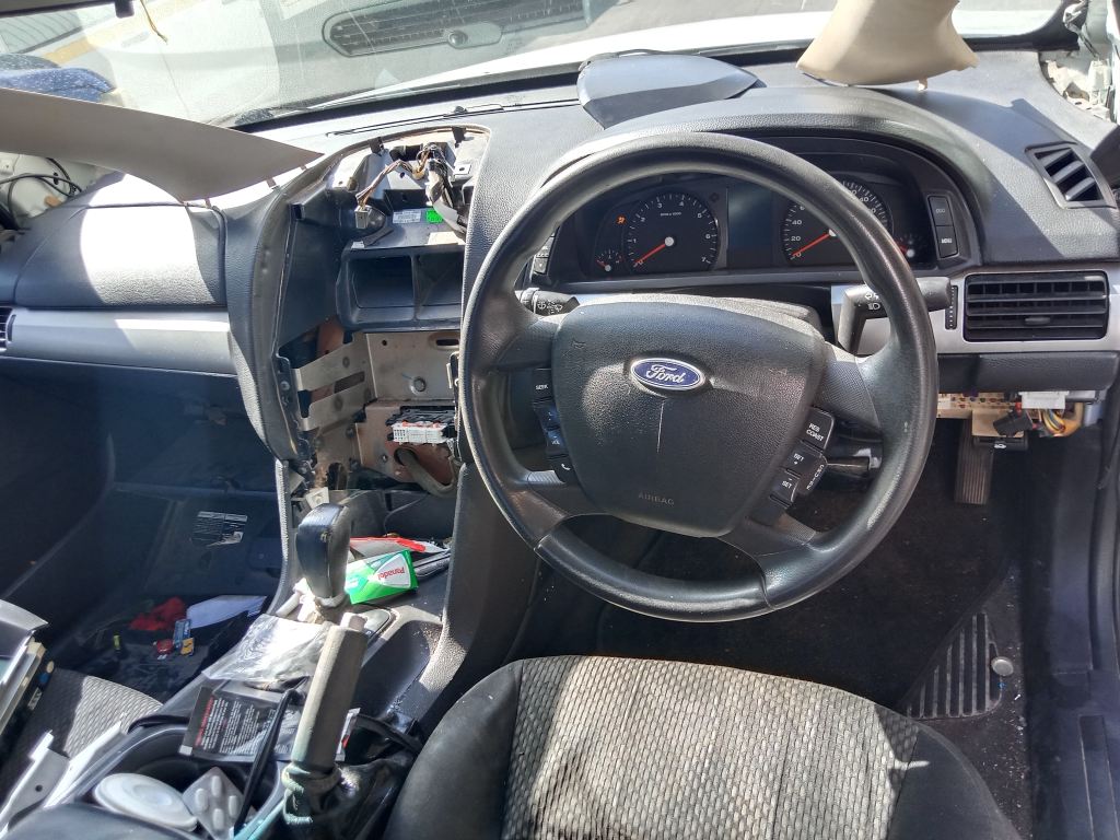 P5712 - Ford Falcon Ute 2008 White Wrecking - Image 3