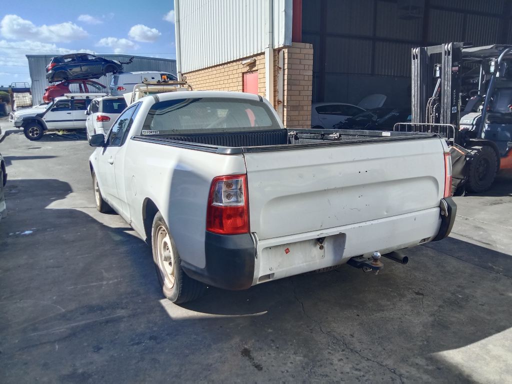 P5712 - Ford Falcon Ute 2008 White Wrecking - Image 13
