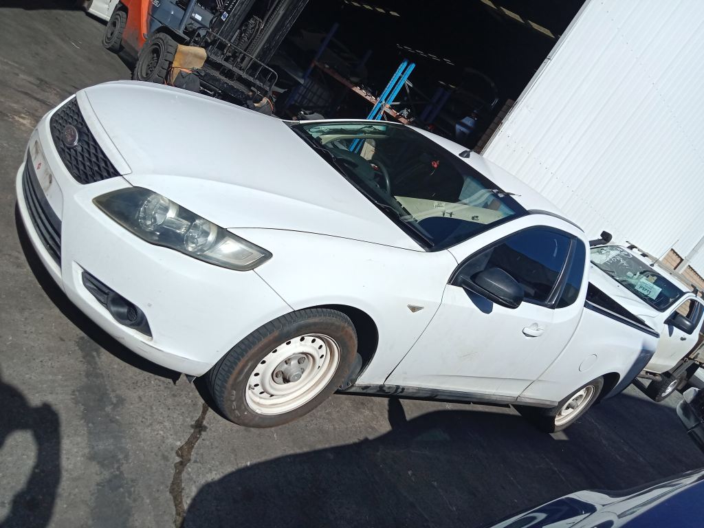 P5712 - Ford Falcon Ute 2008 White Wrecking - Image 15