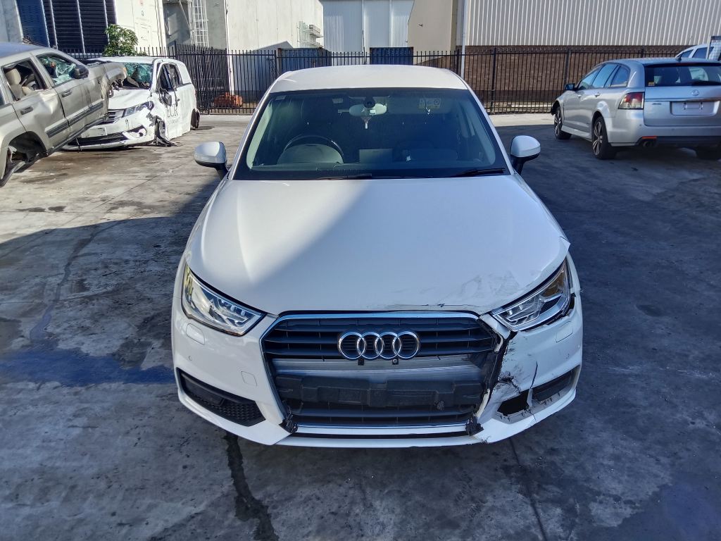 P5716 - Audi A1 2016 White Wrecking