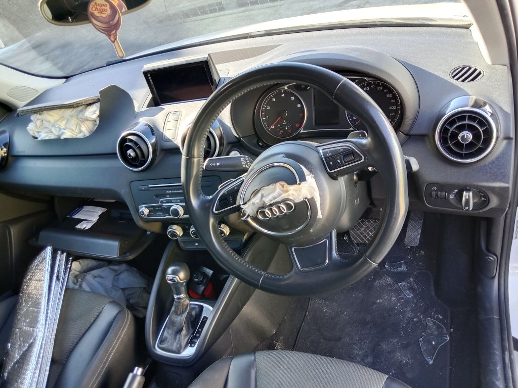 P5716 - Audi A1 2016 White Wrecking - Image 7