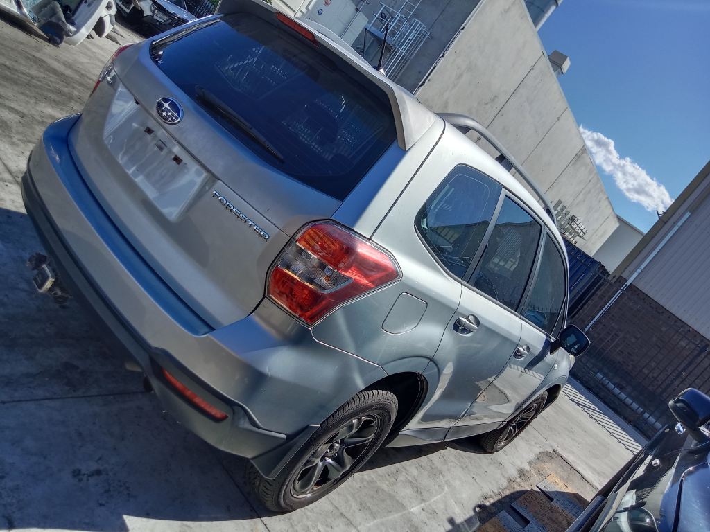 P5719 - Subaru Forester 2014 Silver Wrecking - Image 12