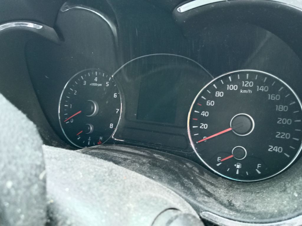 P5720 - Kia Cerato hatchback 2018 White Wrecking - Image 3