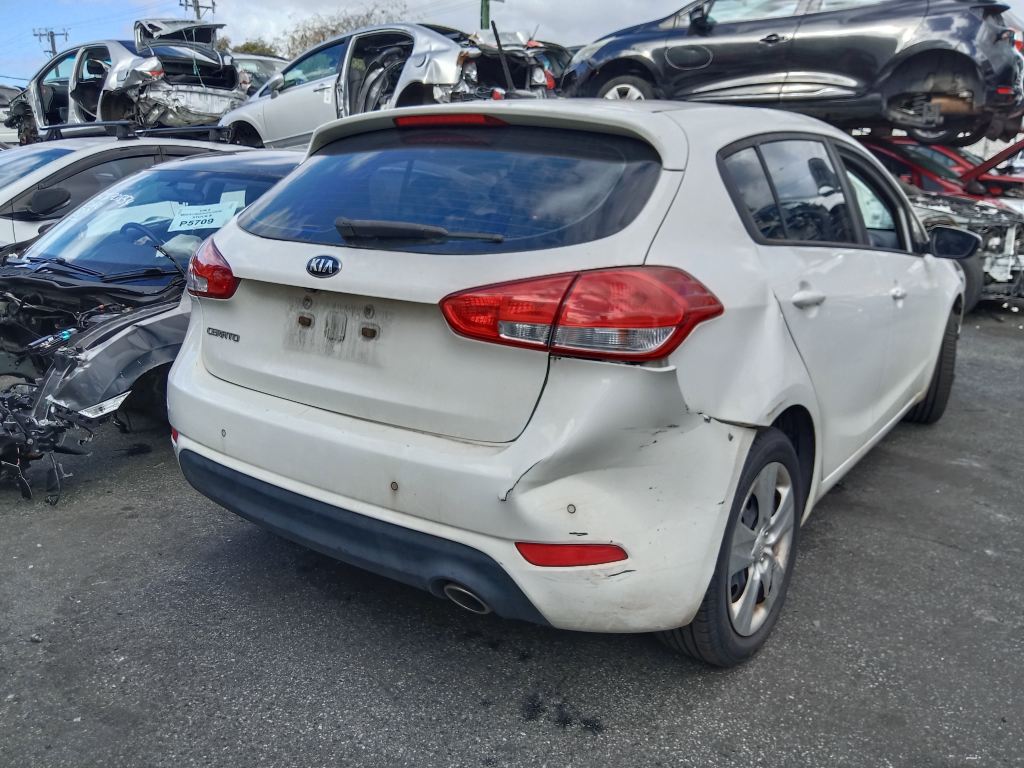 P5720 - Kia Cerato hatchback 2018 White Wrecking - Image 7