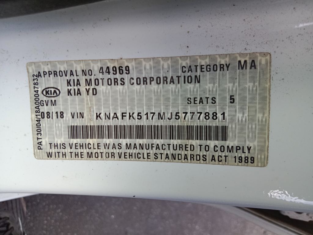 P5720 - Kia Cerato hatchback 2018 White Wrecking - Image 13