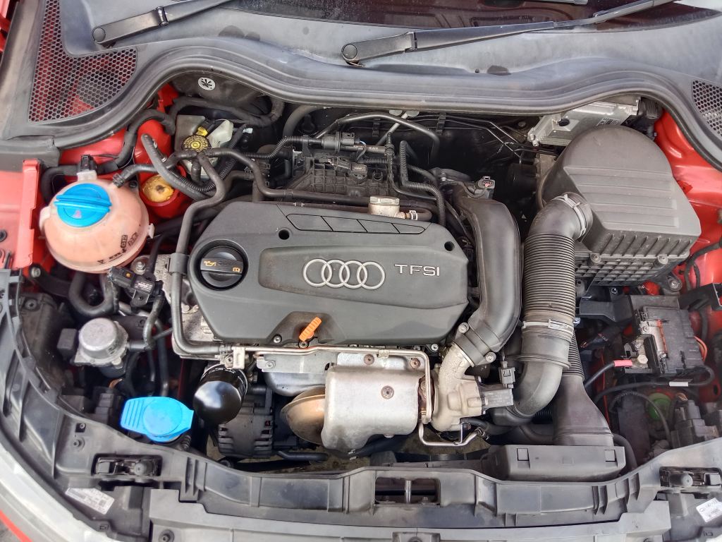 P5723 - Audi A1 2011 Red Wrecking - Image 2