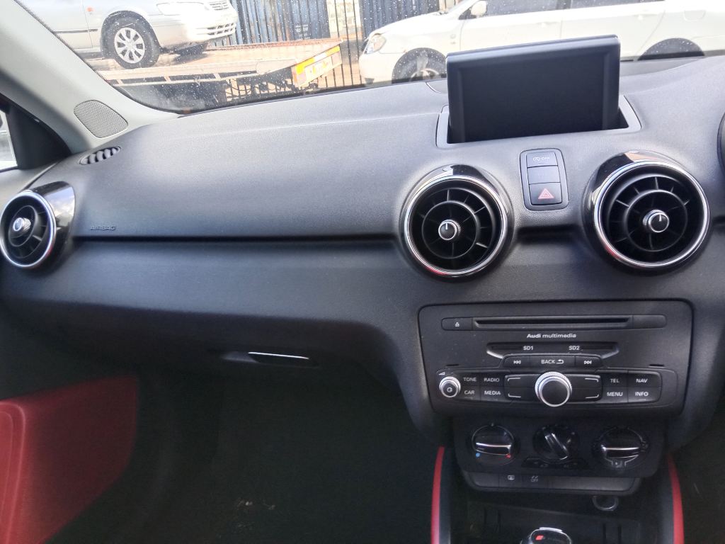 P5723 - Audi A1 2011 Red Wrecking - Image 5