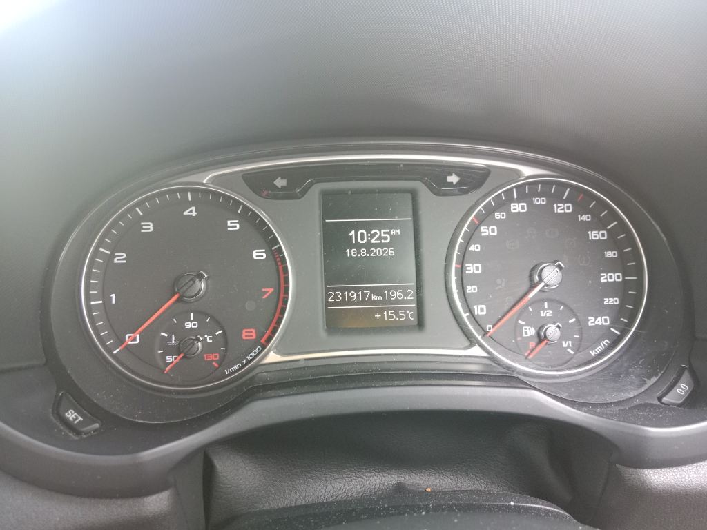 P5723 - Audi A1 2011 Red Wrecking - Image 6