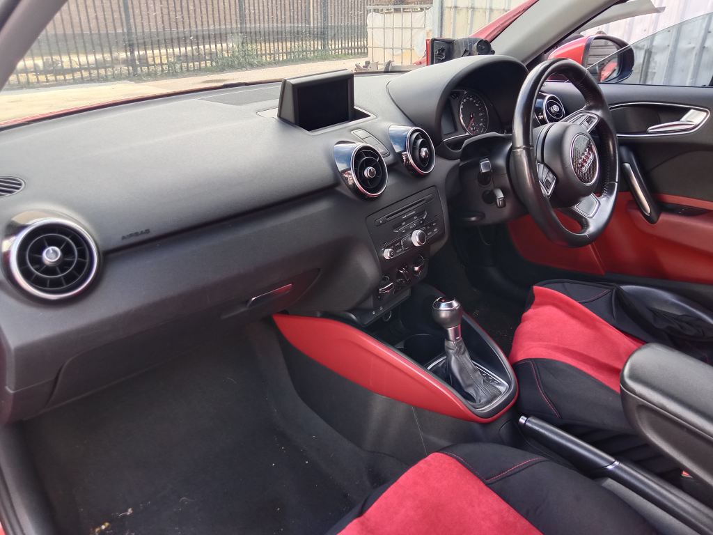 P5723 - Audi A1 2011 Red Wrecking - Image 7