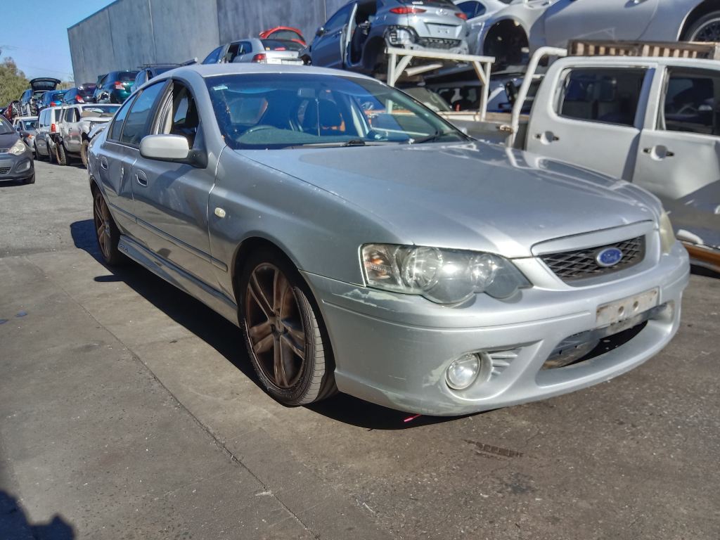 P5727 - Ford Falcon 2008 Silver Wrecking