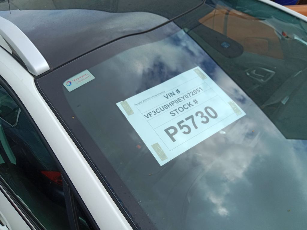 P5730 - Peugeot 2008 2013 White Wrecking - Image 2