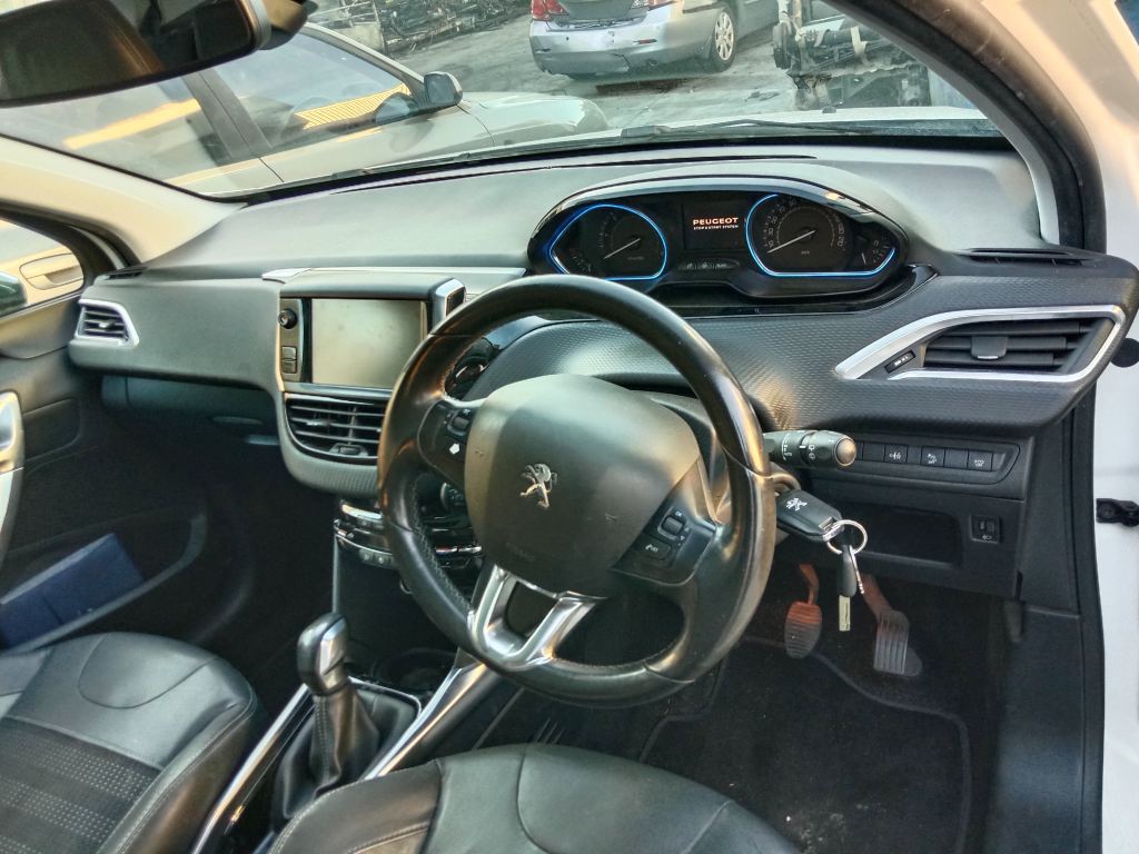 P5730 - Peugeot 2008 2013 White Wrecking - Image 6