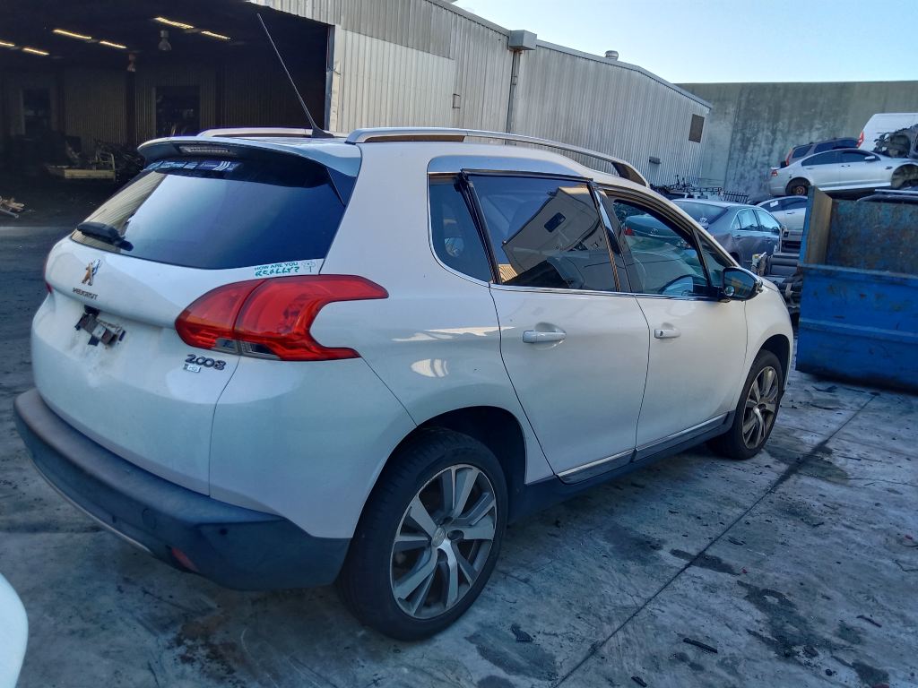 P5730 - Peugeot 2008 2013 White Wrecking - Image 13